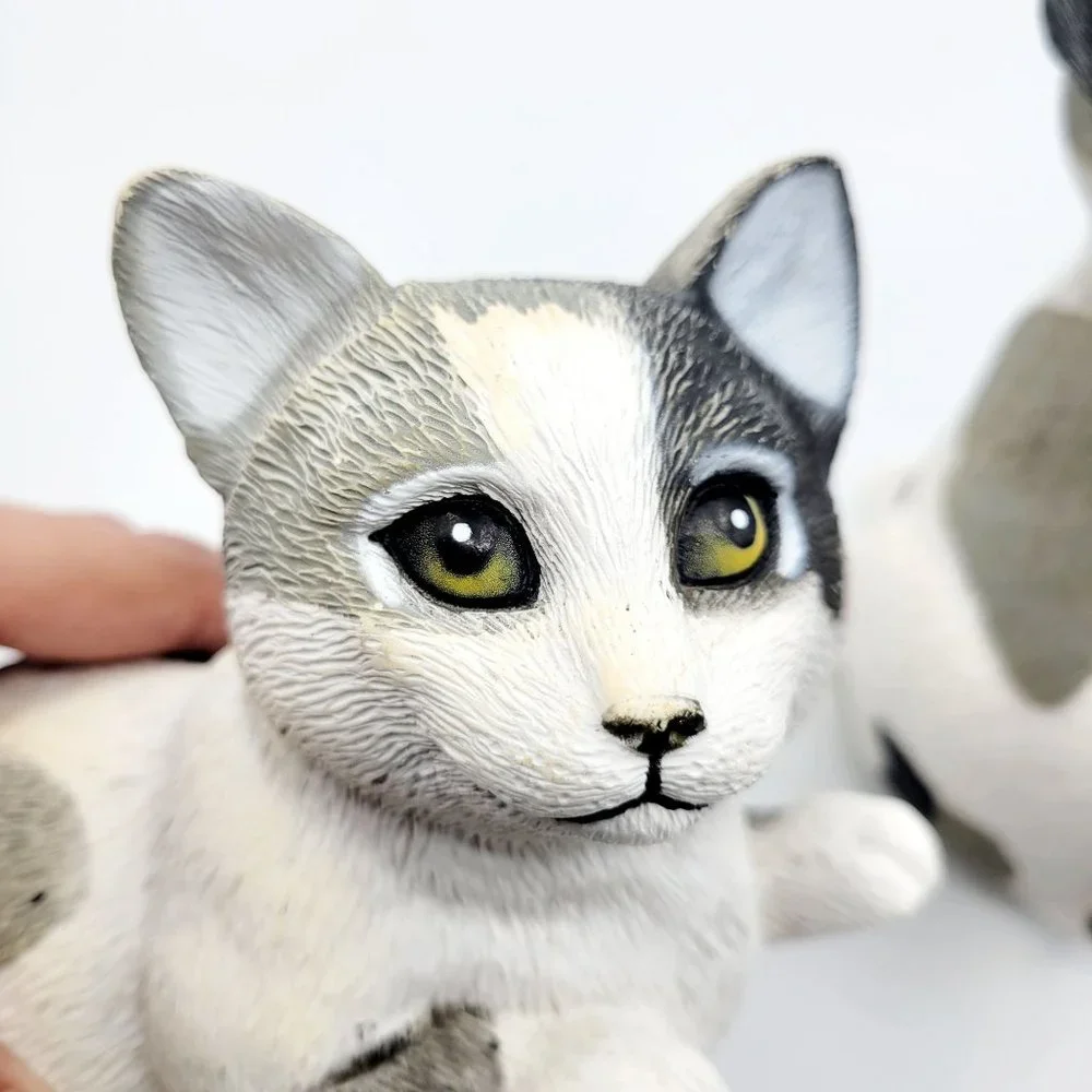 Cat Figurines Vintage Kitschy Art Line Black and White Knuck Knacks Lot Of 2 90s
